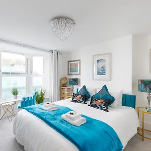 smugglers-snug-by-the-sea.brighton-hotels-england.com/