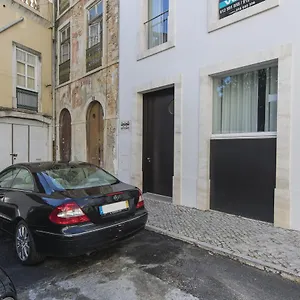 penthouse-on-the-tagus-in-alfama.hotels-lisbon-portugal.com/